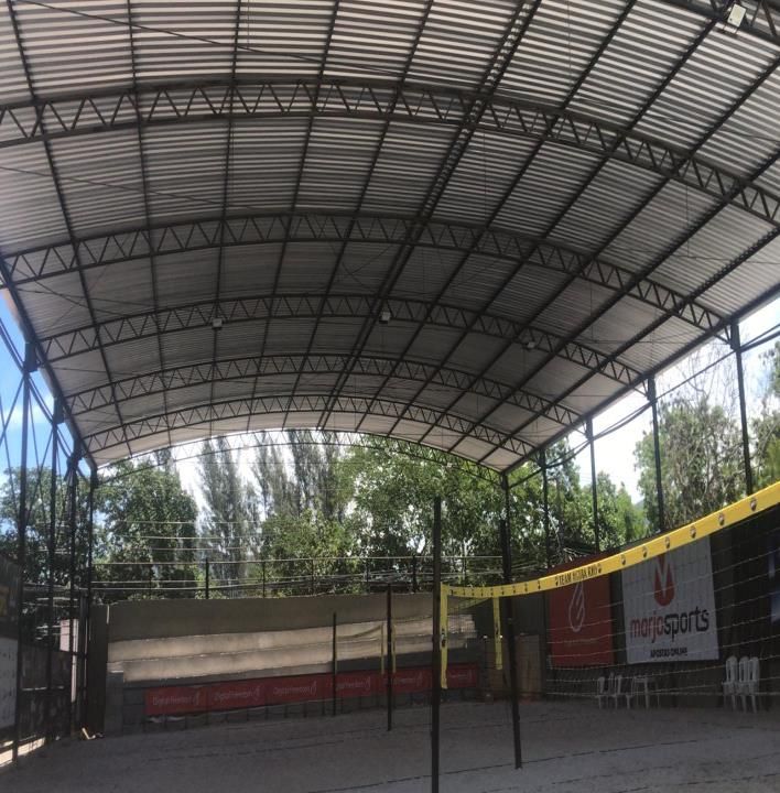 Cobertura metálica de quadra — Clube Náutico da Ilha do Governador