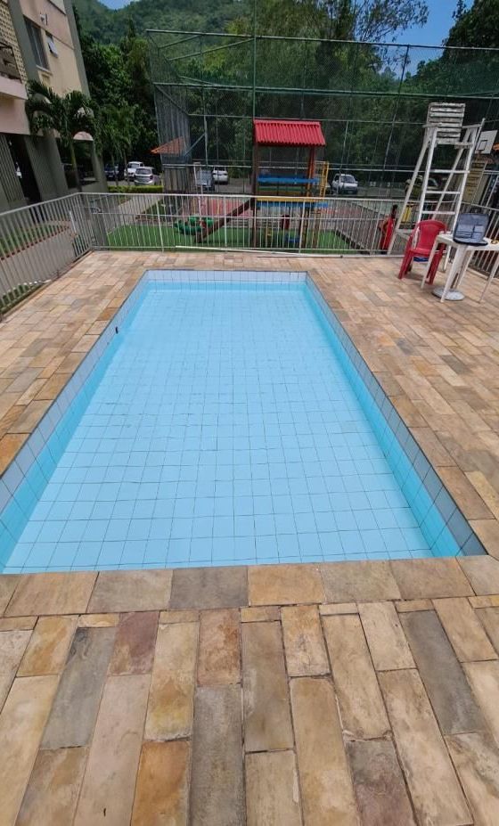 Piscina de condomínio: antes